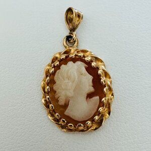 14K Yellow Gold Cameo Pendant delicate classic victorian vintage